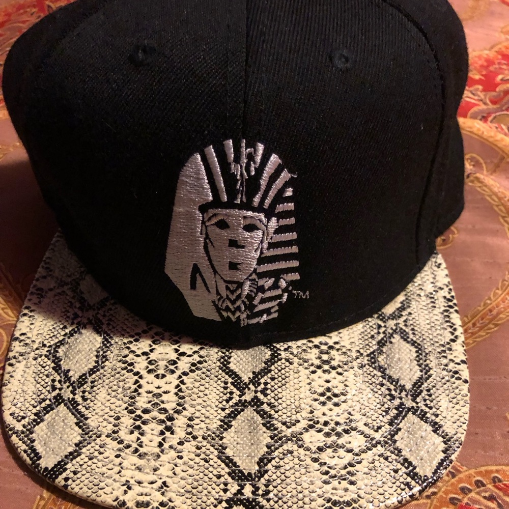 Last kings snap back